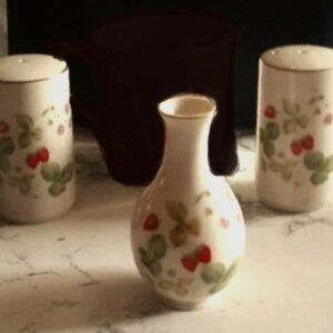 Vintage Wild Strawberry Botanical Flower Vine 3 piece Kitchen Bundle